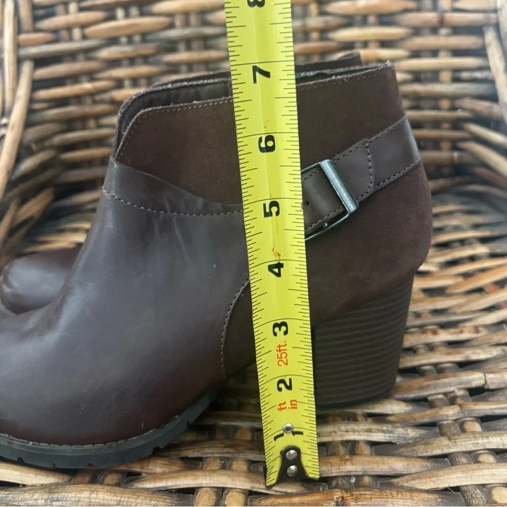 Clarks Women's Mission Parker Boot Size 8W Block Heel Brown Leather Suede Boho